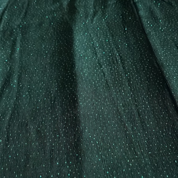 Susan Roselli for Vijack. Emerald color evening gown. Open back long sleeves - Picture 13 of 16